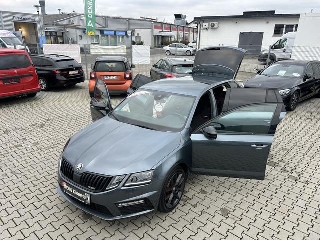 Skoda Octavia Combi 2.0 TSI RS*GARANTIE*WENIG KILOMETERSTAND*RÜCKFAHRKAMERA*SITZHEIZUNG*KLIMAAUTOMATIK*USB*ASR*START/STOP AUTOMATIK*ESP*AUßENSPIEGEL ELEKTR. VERSTELL UND HEIZBAR*BORDCOMPUTER*LENKRAD LEDER*TAGFAHLICHT ABSCHALTBAR*GARANTIE*STOßFÄNGER SPORT DESIGN* 