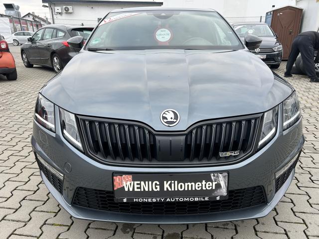 Skoda Octavia Combi 2.0 TSI RS*GARANTIE*WENIG KILOMETERSTAND*RÜCKFAHRKAMERA*SITZHEIZUNG*KLIMAAUTOMATIK*USB*ASR*START/STOP AUTOMATIK*ESP*AUßENSPIEGEL ELEKTR. VERSTELL UND HEIZBAR*BORDCOMPUTER*LENKRAD LEDER*TAGFAHLICHT ABSCHALTBAR*GARANTIE*STOßFÄNGER SPORT DESIGN* 