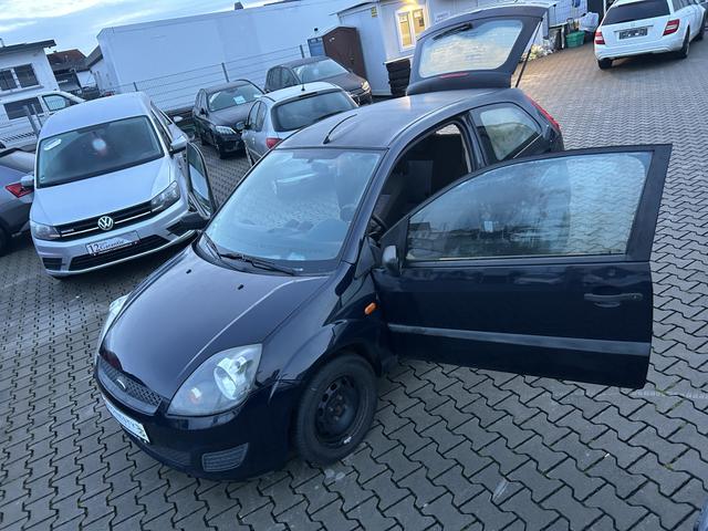 Ford Fiesta 1.3 Fun X*KLIMA*5 GANG*ABS*AU&szlig;ENSPIEGEL VERSTELBAR*AU&szlig;ENSPIEGEL SCHWARZ*CHECK-CONTROL-SYSTEM*EBD*FERNENTRIEGELUNG HECKKLAPPE/-DECKEL*HECKSCHEIBWISCHER*IPS*KOPFST&Uuml;TZEN HINTEN VERSTELLBAR*LENKS&Auml;ULE VERSTELLBAR*MODELLPFLEGE*SERVOLENKUNG* 