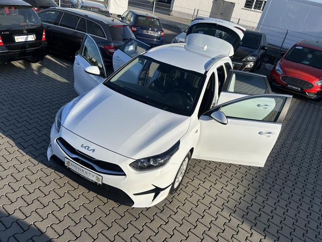 Kia Ceed Sportswagon 1.6 CRDi Mild Hybrid Vision*SOFORT VERF&Uuml;GBAR*SPURHALTEASSISTENT*LENKRAD BEHEIZBAR*MULTIFUNKTIONSLENKRAD*ABS*TCS*ESP/ESC*BERGANFAHR-ASSISTENT*W&Auml;RMESCHUTZVERGLASUNG*BREMSASSISTENT*APPLE-CAR-PLAY*ANDROID AUTO*HECKSCHEIBEN HEIZBAR*LENKRAD LEDER*DACHSPO 