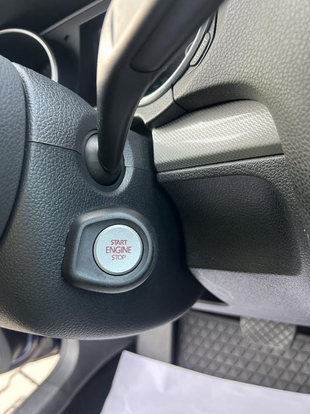 Volkswagen Golf VI 2.0 TDI Match*AUTOMATIK*CARVERTICAL VORHANDEN*TEMPOMAT*PARKSENSOREN V+H*AUTOMATIK*EURO 5* NAVIGATION*SITZHEIZUNG*ESP*KLIMAAUTOMATIK*FREISPRECHEINRICHTUNG*LM FELGEN*TAGFAHRLICHT*RU&szlig;PARTIKELFILTER*BREMSASSITENT*BLUETOOTH*WINTER-PAKET*LENKRAD LEDER* 
