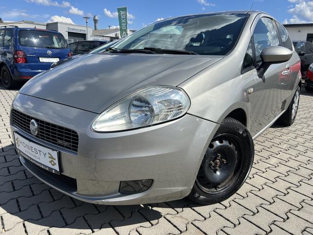 Fiat Grande Punto - 1.3 Dynamic*NUR EXPORT ODER GEWERBE*KLIMA*LENKRAD LEDER*ABS*ESP/ESC*DREHZAHLMESSER* 6 GANG*FENSTERHEBER ELEKTR. VORNE*MSR*BERGANFAHRHILFE*AU&szlig;ENSPIEGEL ELEKTR VERTSTELL UND HEIZBAR*RADIO/ CD-PLAYER*BORDCOMPUTER*W&Auml;RMESCHUTZVERGLASUNG*