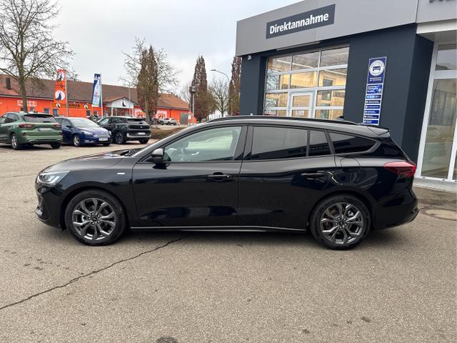 Ford / Focus Turnier / Schwarz / / / Focus ST-Line X 1.0 EcoBoost Mild-Hybrid S/S (EURO