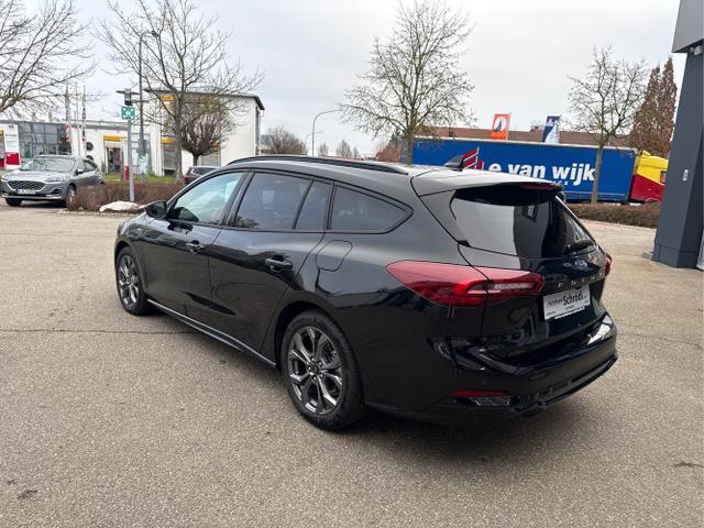 Ford / Focus Turnier / Schwarz / / / Focus ST-Line X 1.0 EcoBoost Mild-Hybrid S/S (EURO