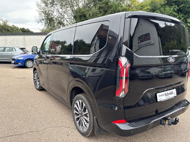 Ford / Tourneo Custom / Schwarz / / / 