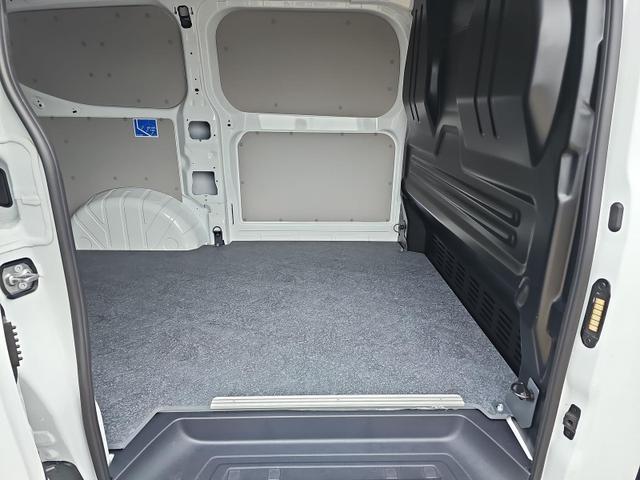 Volkswagen T7 Transporter Kastenwagen - 2.0 TDI 81 kW KR K...