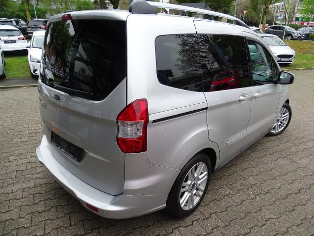 Ford Tourneo Courier 1.5 TDCi Titanium 