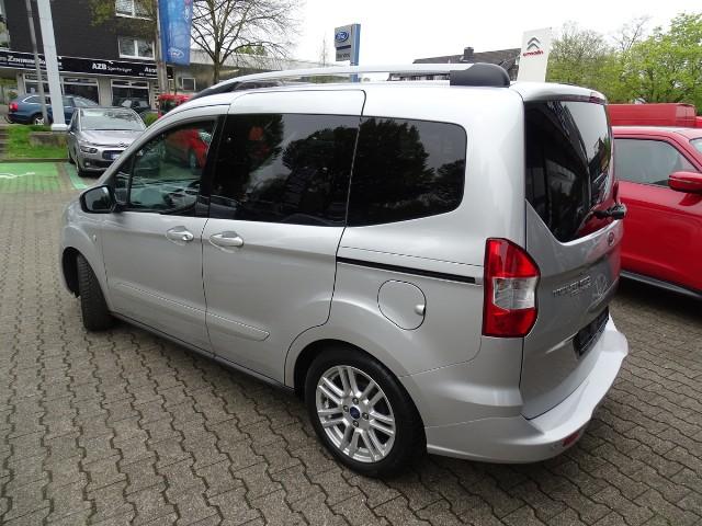 Ford Tourneo Courier 1.5 TDCi Titanium 