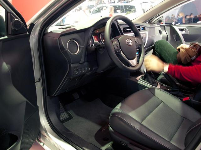 Toyota Corolla Touring Sports 2,0 Hybrid Comfort 