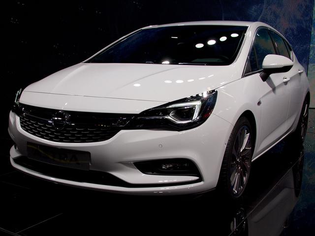 Opel Astra 5-Türer - 1.4 Direct Inj Turbo 107kW Edition Auto