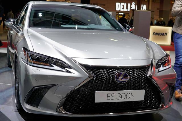 Lexus ES