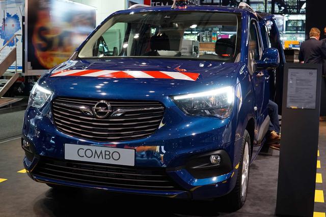 Opel Combo-e Life Elektromotor 100kW Ultimate