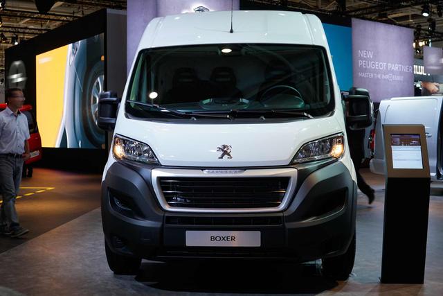 Peugeot Boxer Kombi L1H1 330 2.2 BlueHDI 120 S&S Active