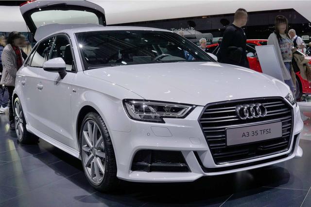 Audi A3 Sportback - 35 TFSI S-Tronic ! MMI NAVI plus Virtual Cockpit plus-ALU-Parkassist Einparkhilfe plus, Privacy-Verglasung