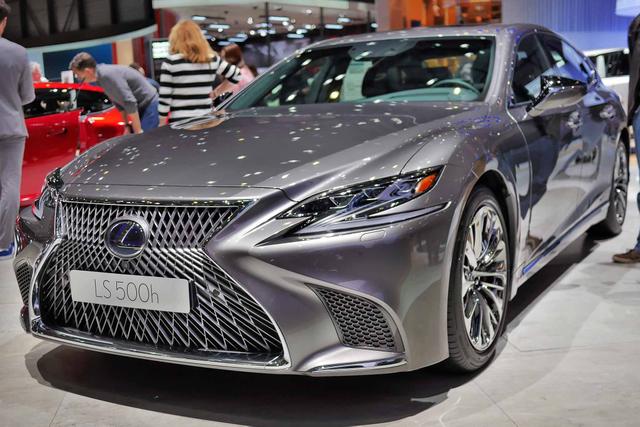 Lexus LS