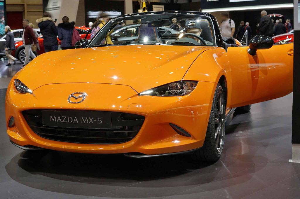 Mazda Mx 5 Revolution Top G184 Navi Dab Bose Adaptvollled Lmf Klimaaut Temp Pdc Spur Totw Shz Sperr Kamera Recaro Bilstein Gunstig Online Kaufen