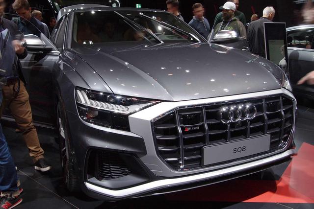 Audi SQ8 Sports Utility Vehicle 5-Türer