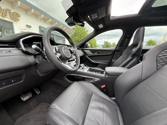 Jaguar F-Pace P550 SVR AWD 
