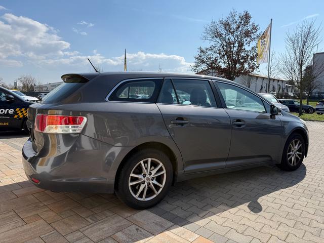 Toyota Avensis Combi 1.8 Edition 