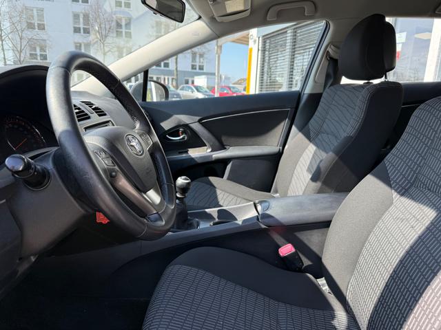 Toyota Avensis Combi 1.8 Edition 