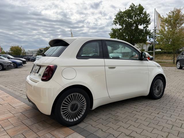 Fiat 500e Base 42 kWh 