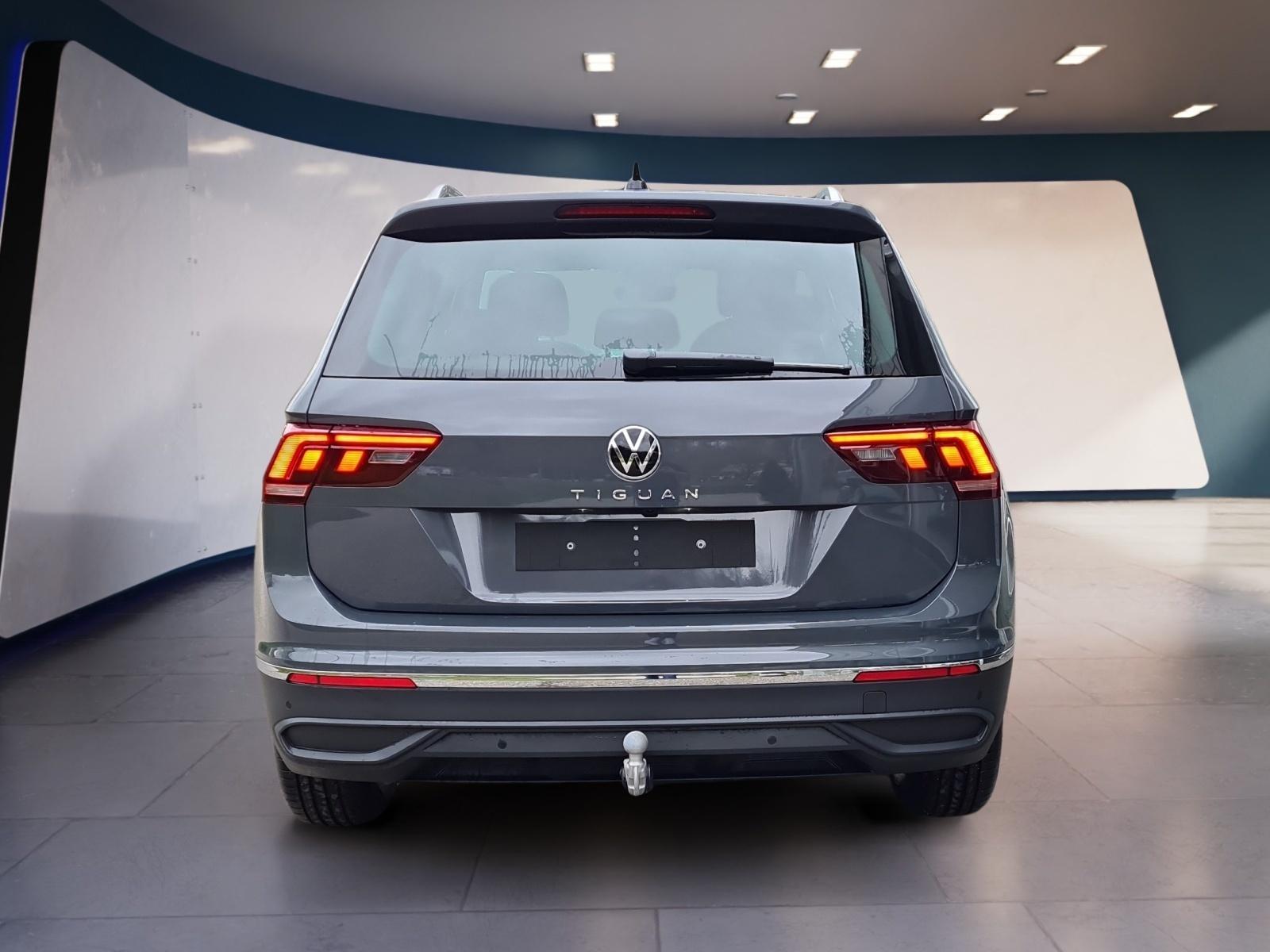 Volkswagen Tiguan Move 1.5 TSI DSG AHK LED NAVI RFK ACC SHZ in Bonn