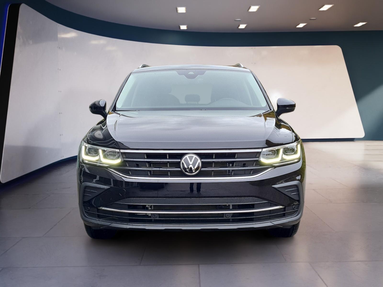 Volkswagen Tiguan LIFE 1.5 TSI DSG AHK Navi RFK eleHeckkl.   Fahrzeugangebot zu europäischen Bestpreisen mit Rabatt, günstiger kaufen
