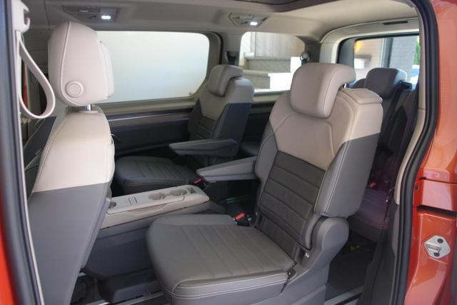 Volkswagen T7 Multivan Style AHK HeadUp AreaView StHeiz DCC 