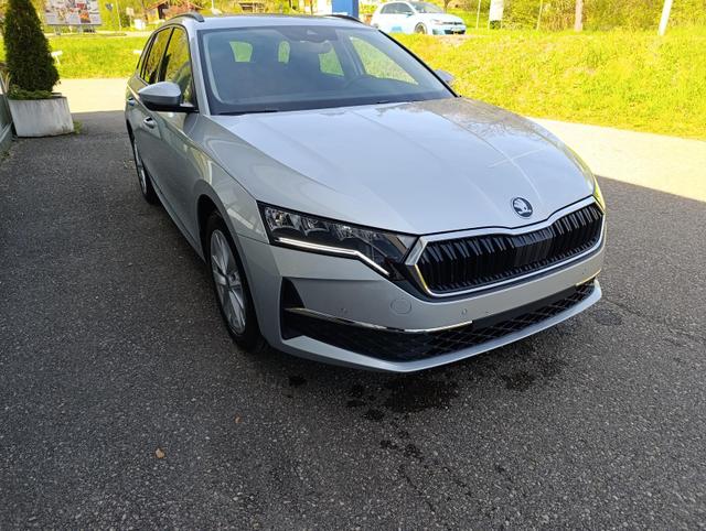 Skoda Octavia Combi 1.5 TSI mHEV 110 kW Selection DSG pACC RFK 17" 