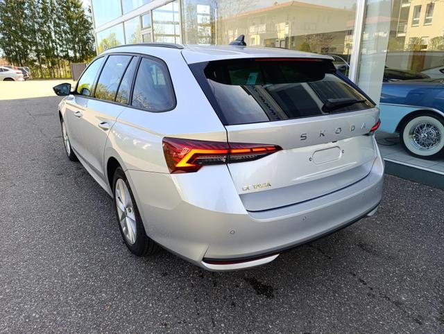 Skoda Octavia Combi 1.5 TSI mHEV 110 kW Selection DSG pACC RFK 17" 