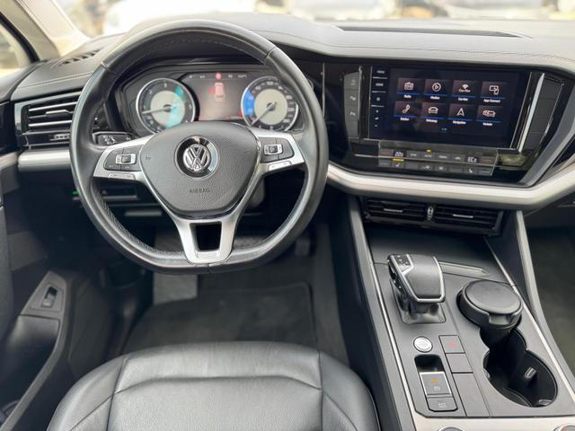 Volkswagen Touareg Basis 4Motion 3.0 V6 AHK RFK ACC NAVI 