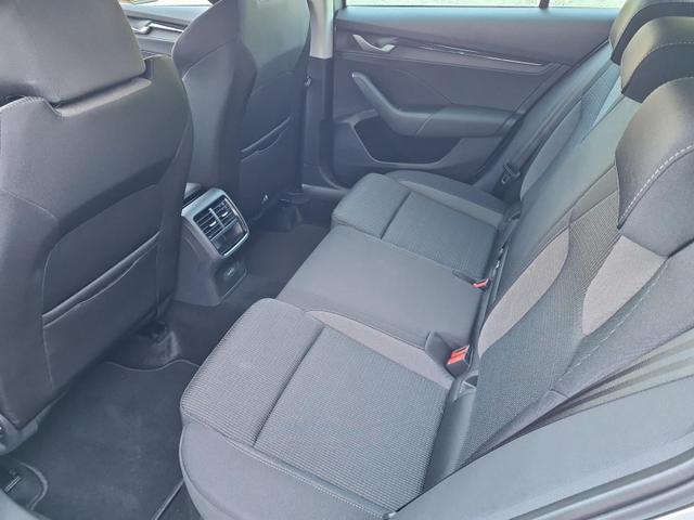 Skoda Octavia Combi 1.5 TSI mHEV 110 kW Selection DSG pACC RFK 17" 