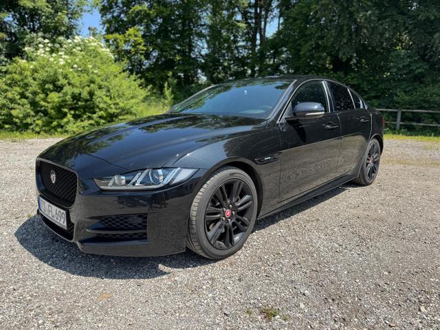 Jaguar XE - Ingenium Edition 2.0 Diesel R-Sport 5-Türer AHK Navi App Connect