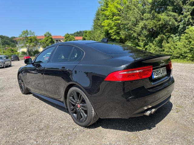 Jaguar XE Ingenium Edition 2.0 Diesel R-Sport 5-Türer AHK Navi App Connect 
