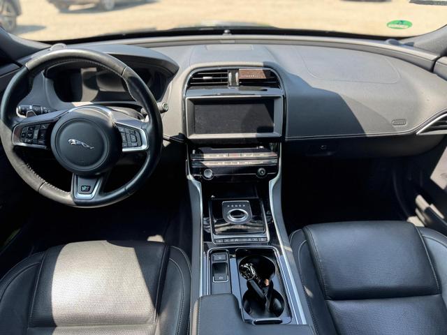 Jaguar XE Ingenium Edition 2.0 Diesel R-Sport 5-Türer AHK Navi App Connect 
