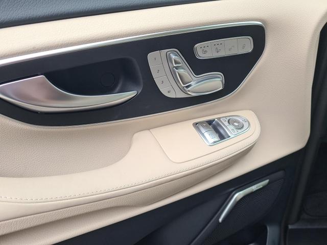 Mercedes-Benz V-Klasse V 300 d 4MATIC EXCLUSIVE lang (447.813) 300d AHK LuxurySeat StHeiz Pano 