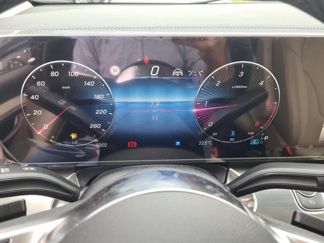 Mercedes-Benz V-Klasse V 300 d 4MATIC EXCLUSIVE lang (447.813) 300d AHK LuxurySeat StHeiz Pano 