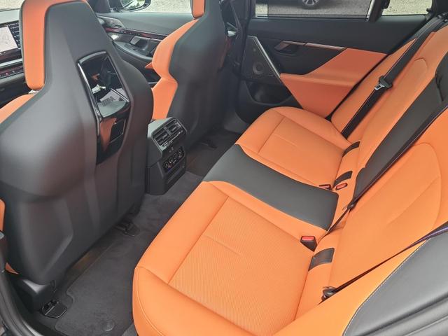 BMW M5 Basis Touring AHK DrivAssistPRO Comfort ParkPro FFC 