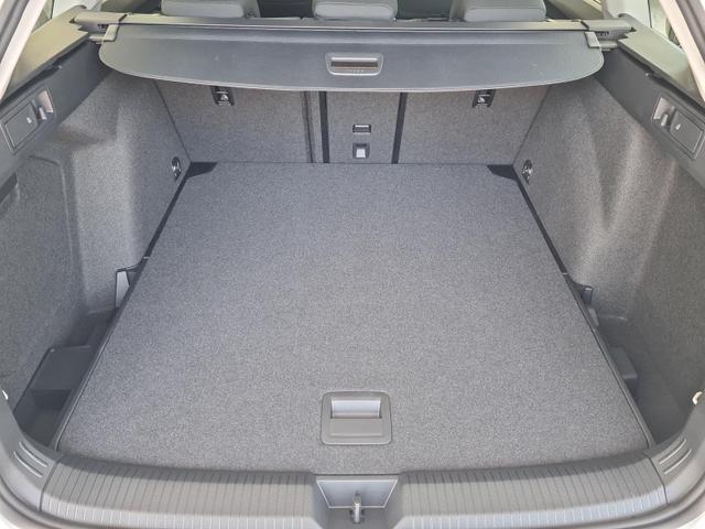 Volkswagen Golf Variant 1.5 eTSI 110 kW Life DSG LED DAB Winter 