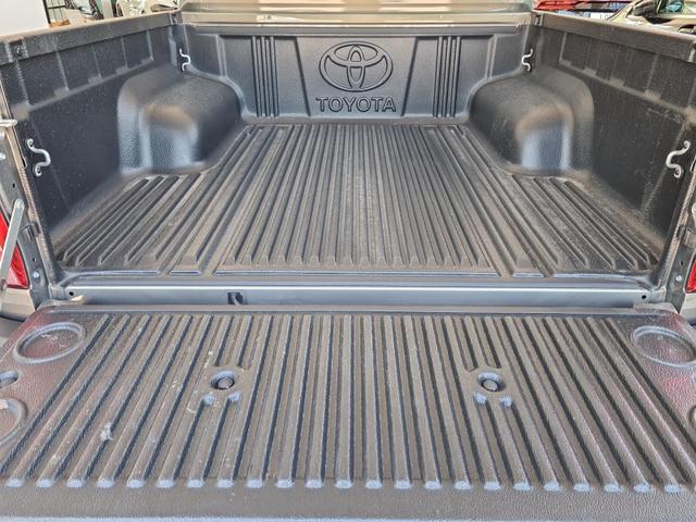 Toyota Hilux Double Cab Comfort 4x4 2.4D DoubleCab AHK RSA PCS LDA 