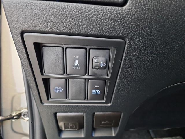 Toyota Hilux Double Cab Comfort 4x4 2.4D DoubleCab AHK RSA PCS LDA 