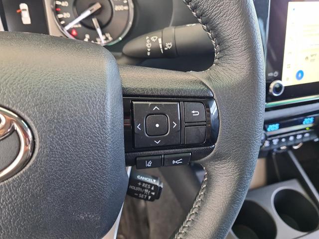Toyota Hilux Double Cab Comfort 4x4 2.4D DoubleCab AHK RSA PCS LDA 