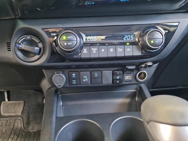 Toyota Hilux Double Cab Comfort 4x4 2.4D DoubleCab AHK RSA PCS LDA 