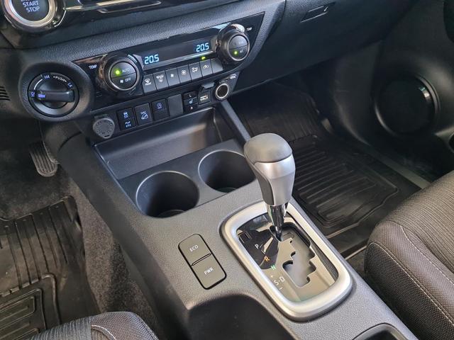 Toyota Hilux Double Cab Comfort 4x4 2.4D DoubleCab AHK RSA PCS LDA 
