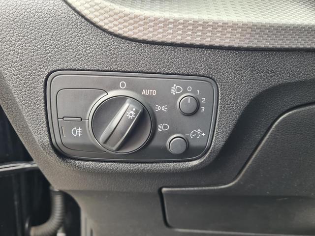 Audi Q2 Basis 1.4 TFSI DSG AHK Alu GRA Kamera eleHeckkl. 