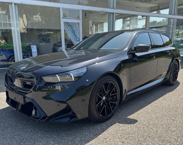 BMW M5 - Basis Touring DrivAssistPro Compound ParkPro FFC