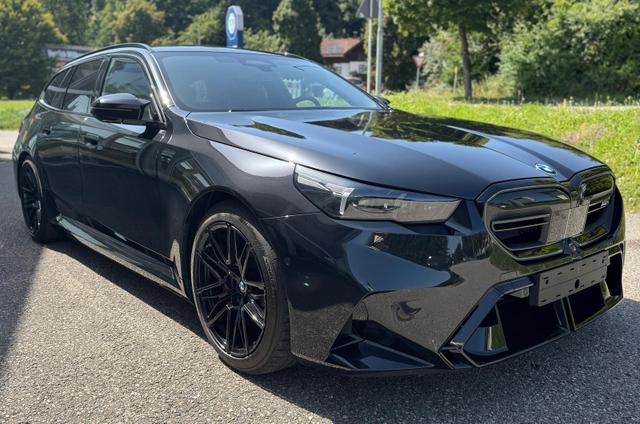 BMW M5 Basis Touring DrivAssistPro Compound ParkPro FFC 