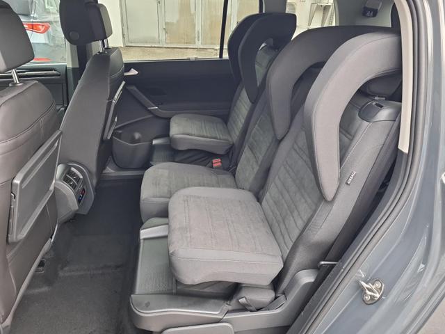 Volkswagen Touran Comfortline BMT/Start-Stopp 1.5 TSI DSG Comf. AHK Navi StHeiz KiSitze 