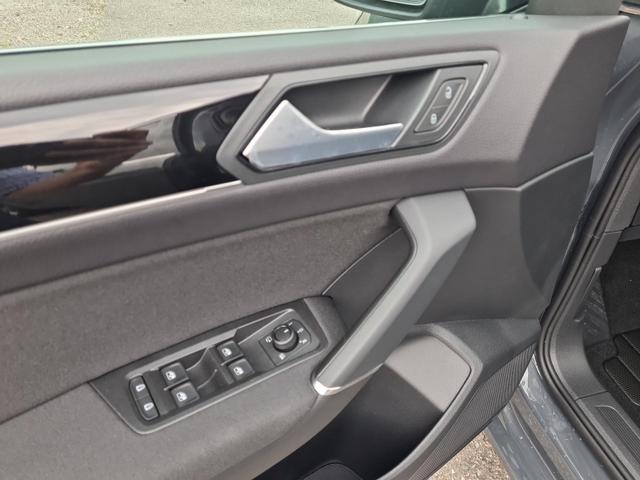 Volkswagen Touran Comfortline BMT/Start-Stopp 1.5 TSI DSG Comf. AHK Navi StHeiz KiSitze 