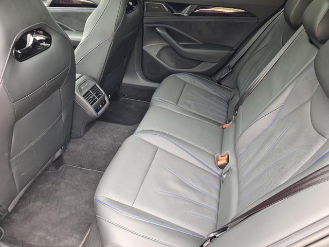 Volkswagen Passat Alltrack 2.0 TSI 195 kW 4Motion R-Line Signature DCCpro AHK H&K 